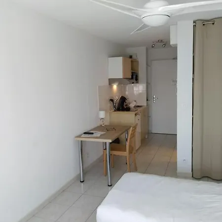 Academie Residence Apart Otel *